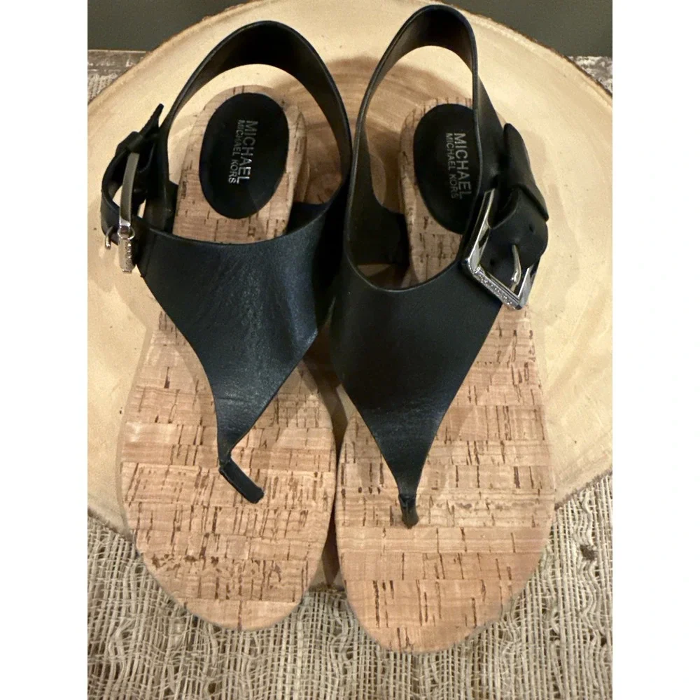 Michael Kors Women's Mk London Buckle Thong Sandal Black Block Heel 6M New - Picture 7 of 14